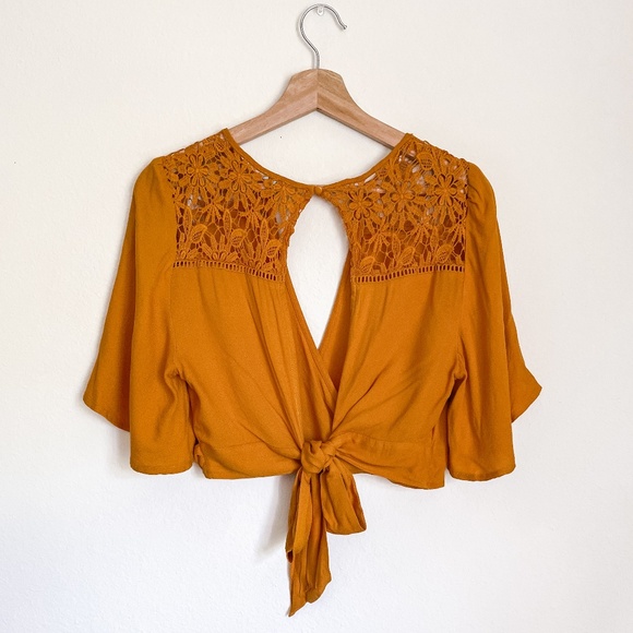 Charlotte Russe Flowy Sleeves Womens Floral Crop Top With Open Back Size M - Picture 4 of 9